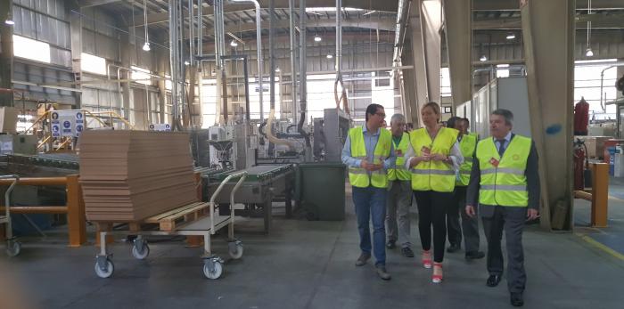 Visita a las instalaciones de la empresa de madera Finsa en Cella (Teruel)